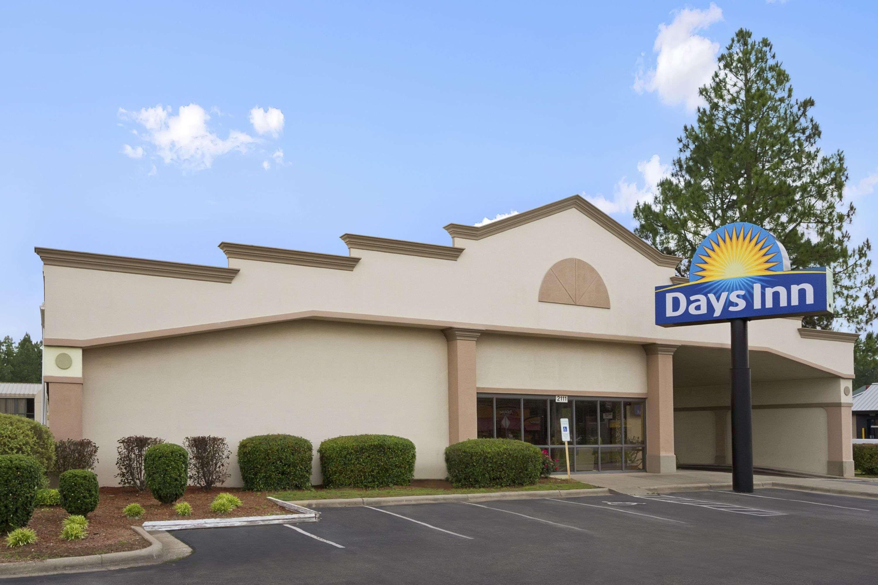 Days Inn By Wyndham Fayetteville-South/I-95 Exit 49 Exterior foto